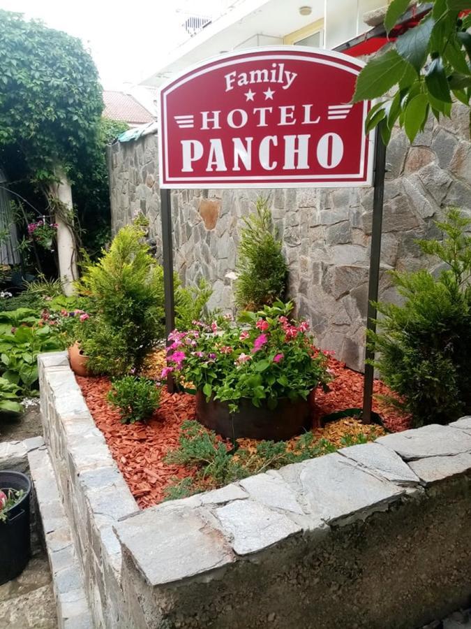 Pancho Family Hotel 크레네보 외부 사진