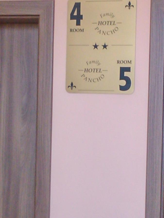Pancho Family Hotel 크레네보 외부 사진